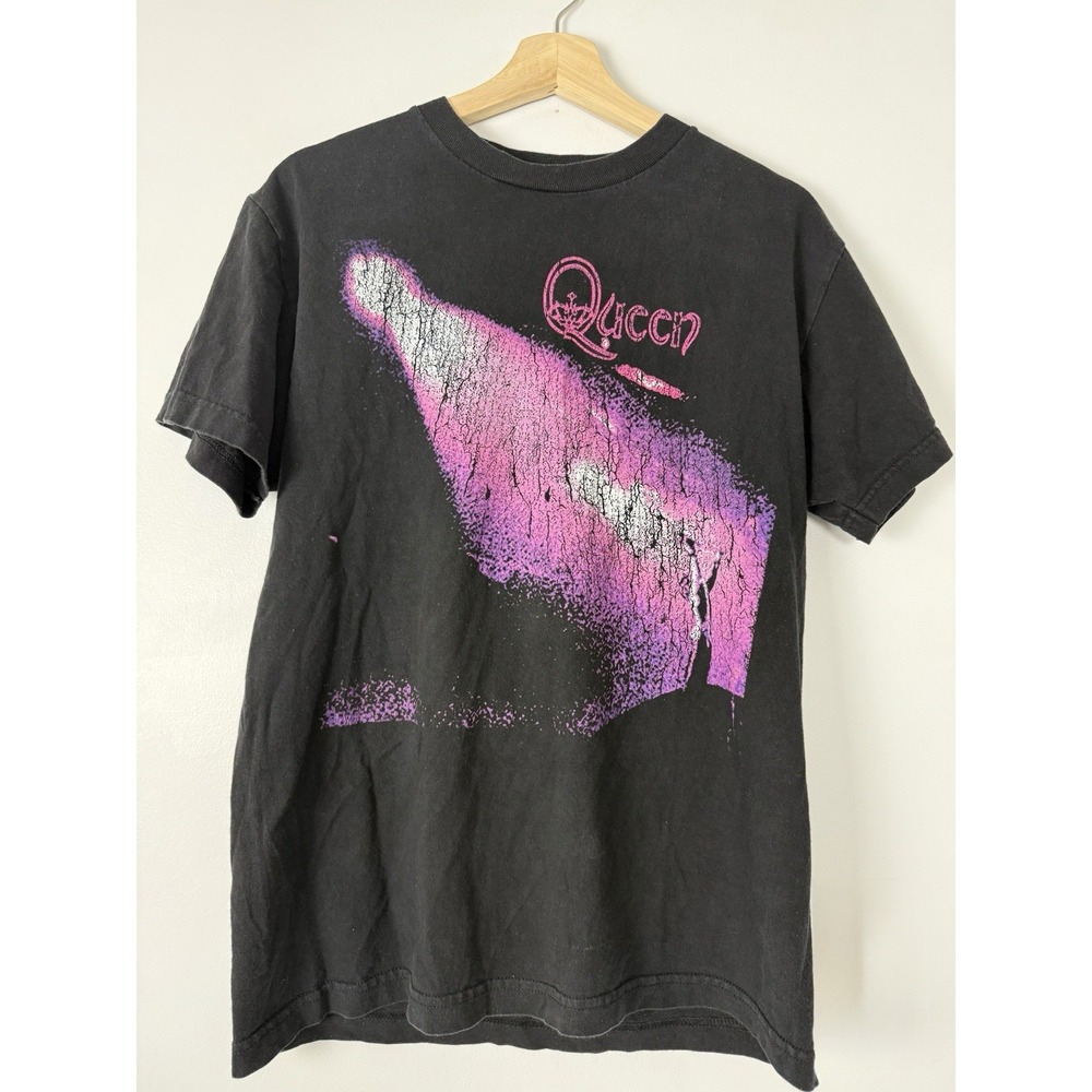 Y2K 2019 Queen Shirt Rock Band Shirt Womens Size Medium Concert - Picture 2 of 7